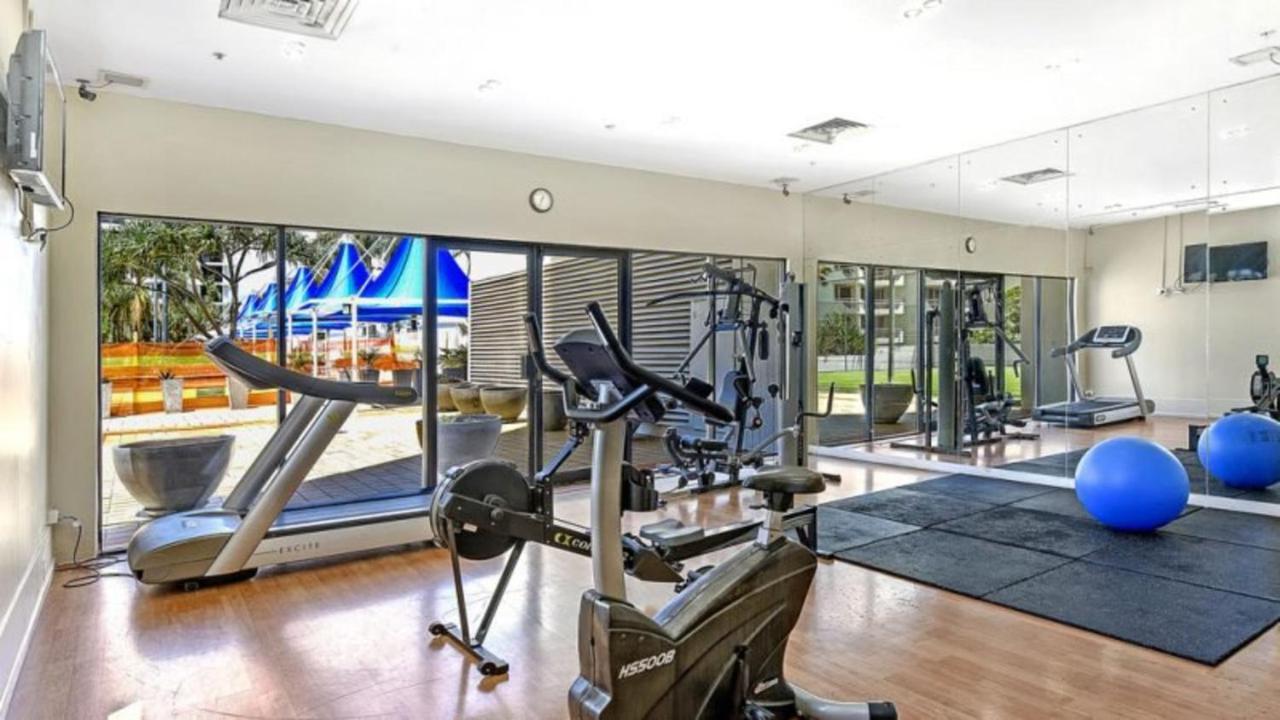 Beachside Studio With Ocean And Views Gold Coast